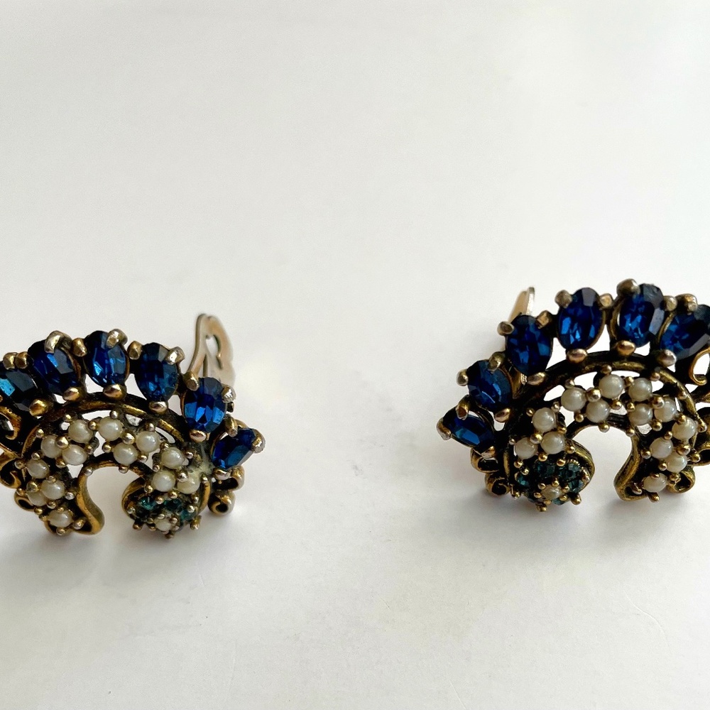 VINTAGE HOLLYCRAFT EARRINGS